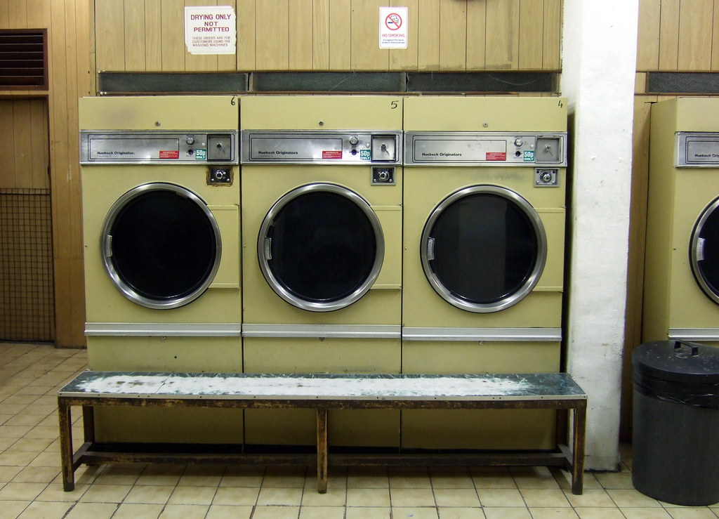 laundrette-washing-machines